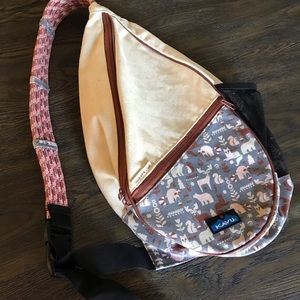 Kavu bag with wildlife scene